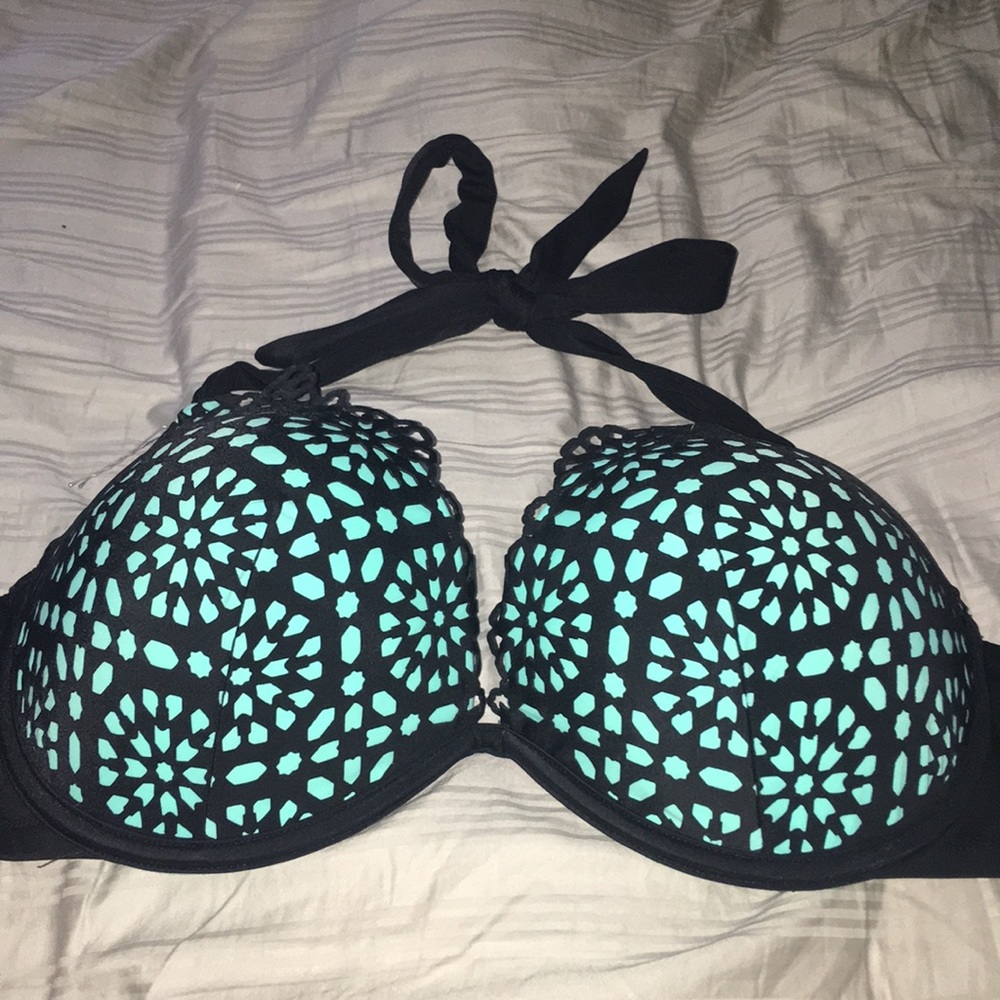 Shade and shore bikini top NOT VS.